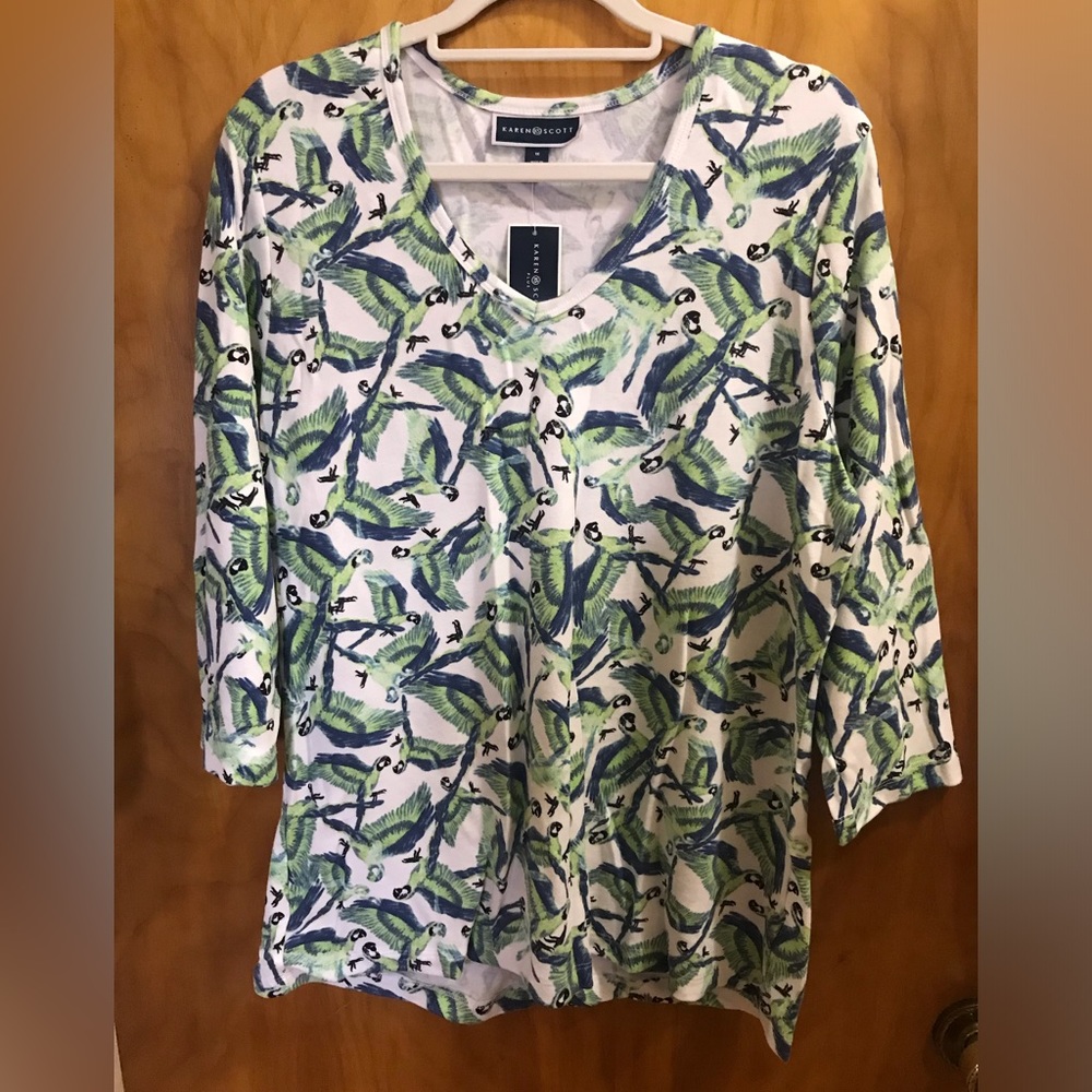 Karen Kane 1X NWT Parrot Print Top